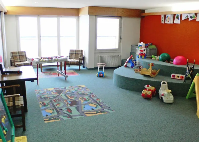 Ringstrasse 215 By Interhome 公寓